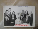 Rahmetli İsmet Topal altta sağda ve Rahmetli Fatma Topal ayakta sağda.Topal ve Selvi aileleri ile beraber.06.04.1969