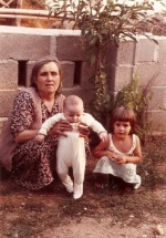Beril ÇALGAN, Babaannesi Merhume Hüsniye TUTKUN`un kucağında.1983