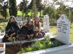 Köy Mezarlığı.Rahime Usta-Refiye GEZEN - Hicran TERZİ.-15.3.2008