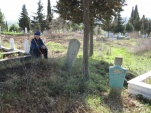 Mezarlık bakımı ve mezar taşları.13 Mart 2008