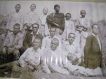 Merhume Muzaffer Engin`in eşi Merhum Mehmet Engin Sağ en alltta.Savaştepe öğretmen okulu.1946