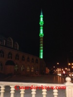 Cami minaresinin LED ışıkları ile ışıklandırılması