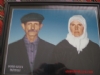 Babası Rahmetli Ahmet ve annesi Zehra İbiş.