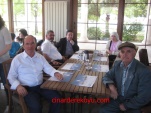 En arkada Fikret Engin ve eşi Emine (Ülger) Engin